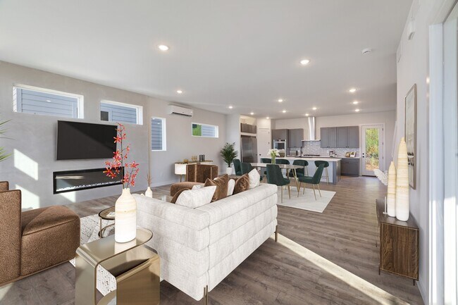 expansive living and kitchen - 1604 Boxwood Dr