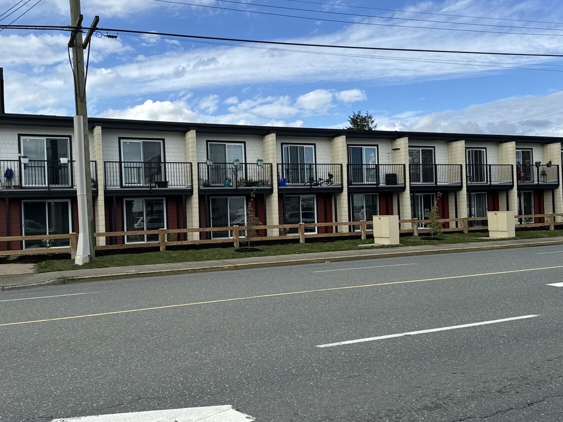 Building Photo - 1500 Dogwood St