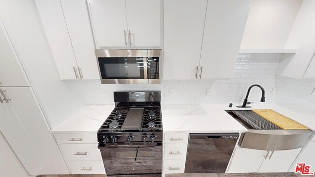 Foto del edificio - 2811 W 46th St