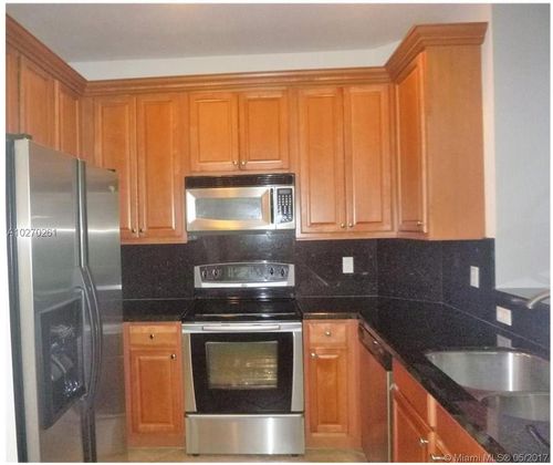 Foto del edificio - 5867 Hampton Hills Blvd