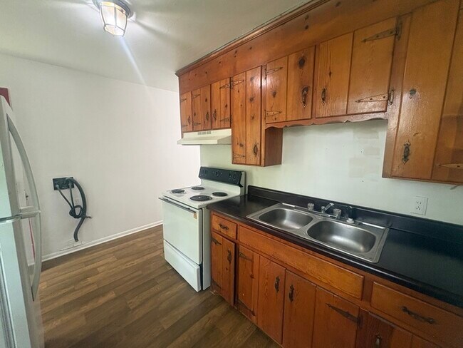 Building Photo - Charming 2-Bedroom in Madison, TN