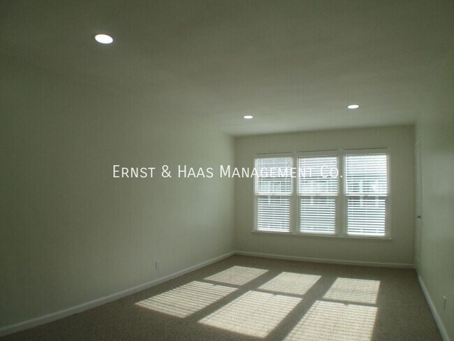 Foto del edificio - 4541 N Banner Dr