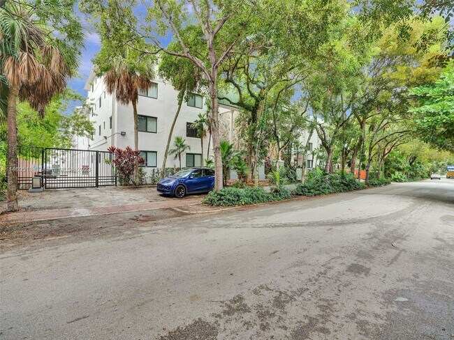 Foto del edificio - 2930 Day Ave