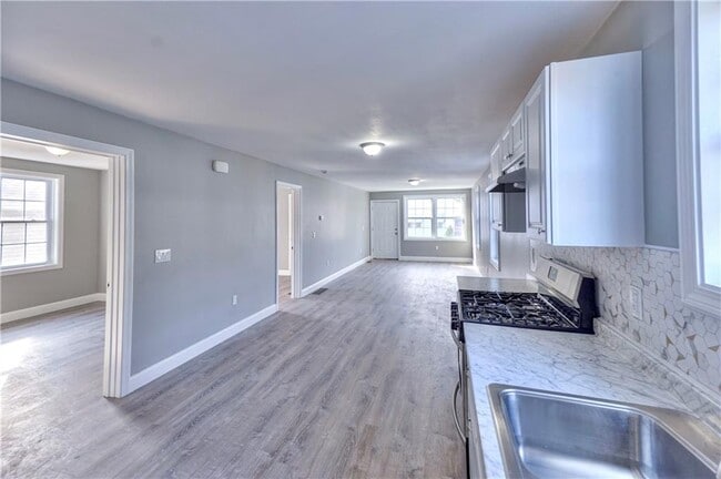 Foto del edificio - 127 Pumgansett St