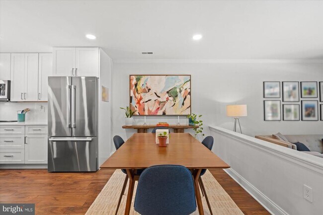 Building Photo - 102 Shooters Ct