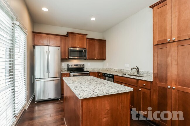 Building Photo - 403 Riverwood Ct