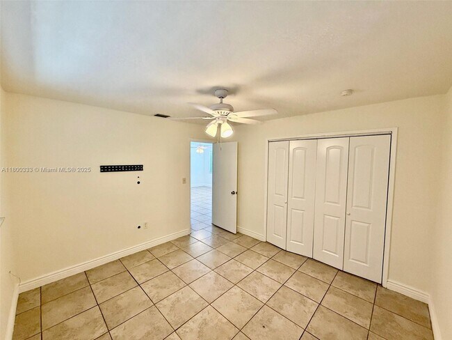 Foto del edificio - 2633 NW 9th Ave