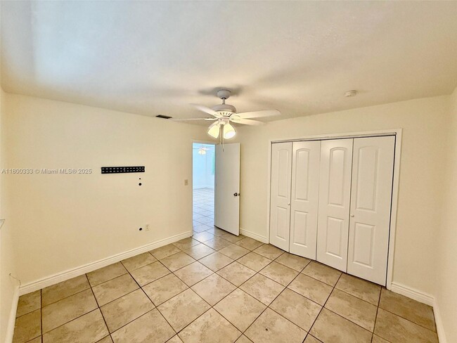 Building Photo - 2633 NW 9th Ave