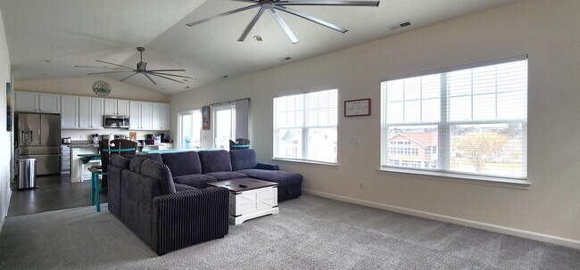 Foto del edificio - 3238 Dock Ct