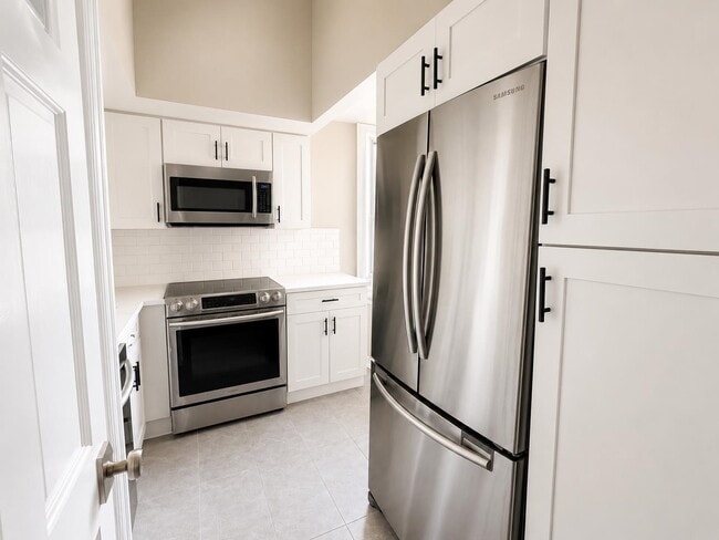 Foto del edificio - 6816 Bellevue Ave