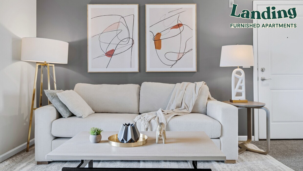 Foto principal - 2400 Millbrook Dr