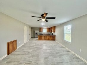Building Photo - 10536 Country Hills Blvd