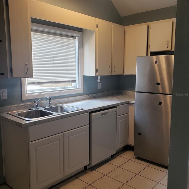 Building Photo - 5626 Ashley Oaks Dr