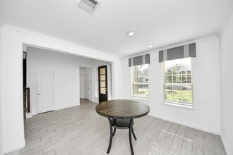 Building Photo - 3007 Velda May Dr