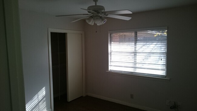 Foto del edificio - 1515 Woodlawn Blvd