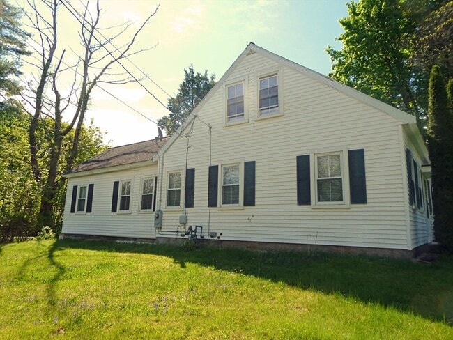 Building Photo - 396 Pearl St