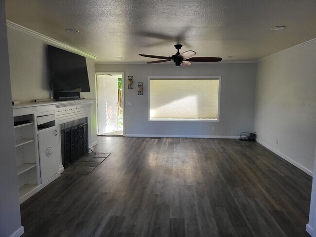 Foto del edificio - Single Story home located in El Sobrante, ...