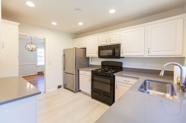 Foto del edificio - Charming 4bd 2ba in Channing Valley