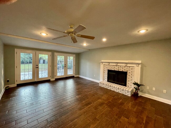 Foto del edificio - 146 Crepemyrtle Rd