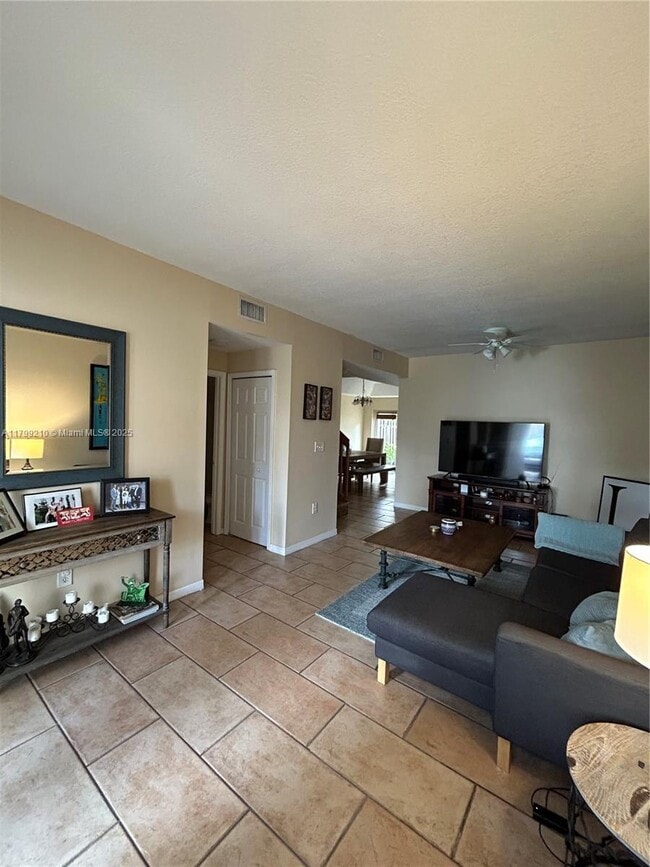 Foto del edificio - 8311 SW 124th Ave.