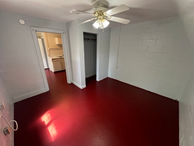 Building Photo - 313 Appian Dr
