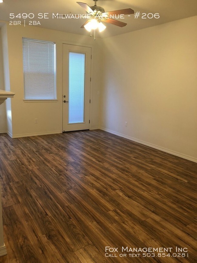 Foto del edificio - 5490 SE Milwaukie Ave