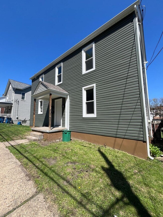 Foto del edificio - Fully Updated 3-Bed, 2-Bath Home – Greensburg, PA