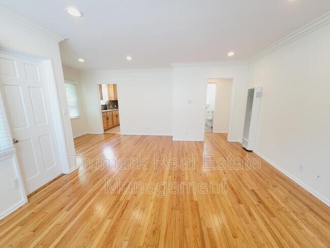 Building Photo - 4249 Laurel Canyon Blvd