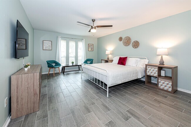 Foto del edificio - 1807 Saddlecreek Dr