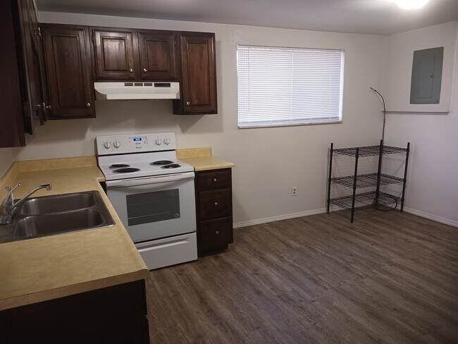 Building Photo - 52 N Pindwood Ln