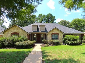 Building Photo - 3975 Chapel Woods Blvd
