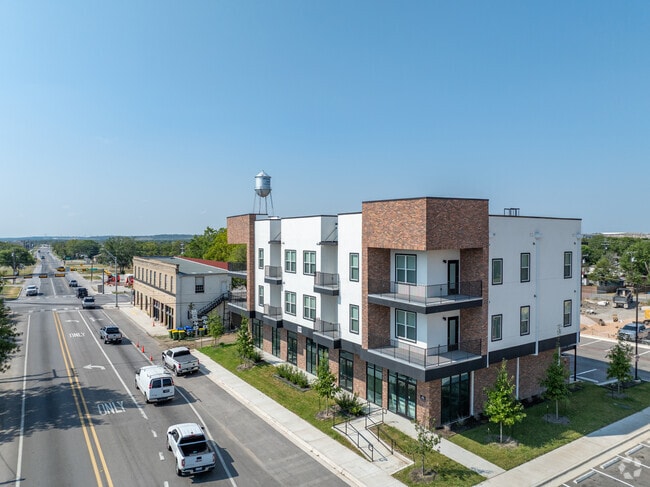 Building Photo - Lexington at West Boyce