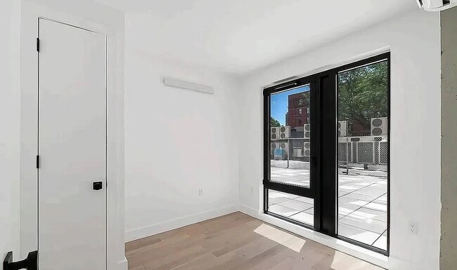 Foto del edificio - 60 W 125th St