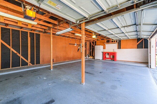 Building Photo - 5818 Bent Arbor Ln