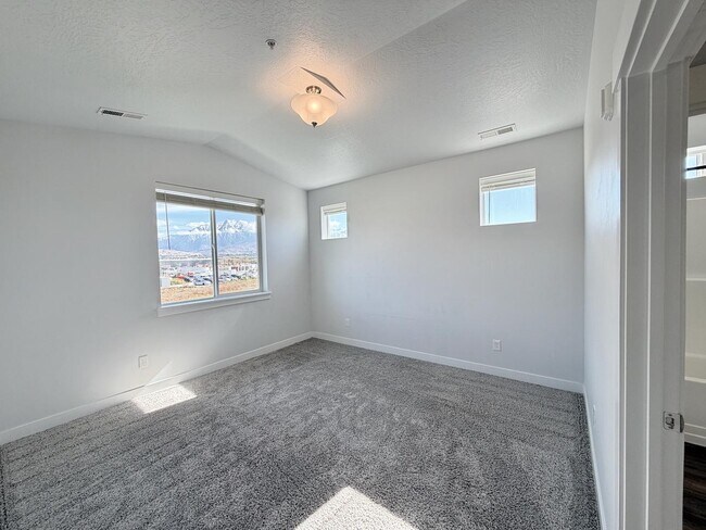 Foto del edificio - 738 N 260 W