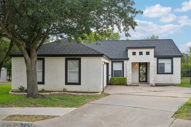 Foto del edificio - 3308 Ross Cove