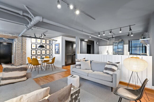 Foto del edificio - 3759 N Wayne Ave