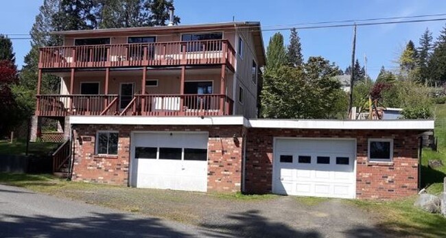 Building Photo - The expansive Hood Canal View is at your f...