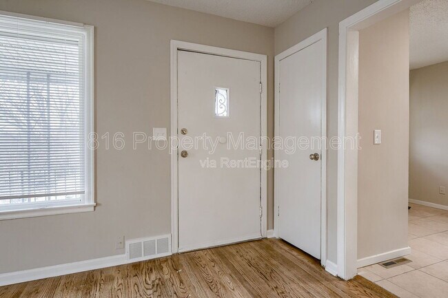 Foto del edificio - 3437 Jackson Ave