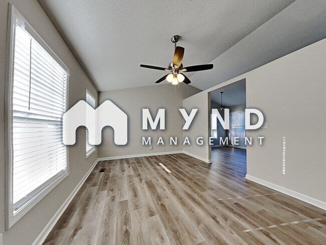 Building Photo - 832 Saint Andrews Pl