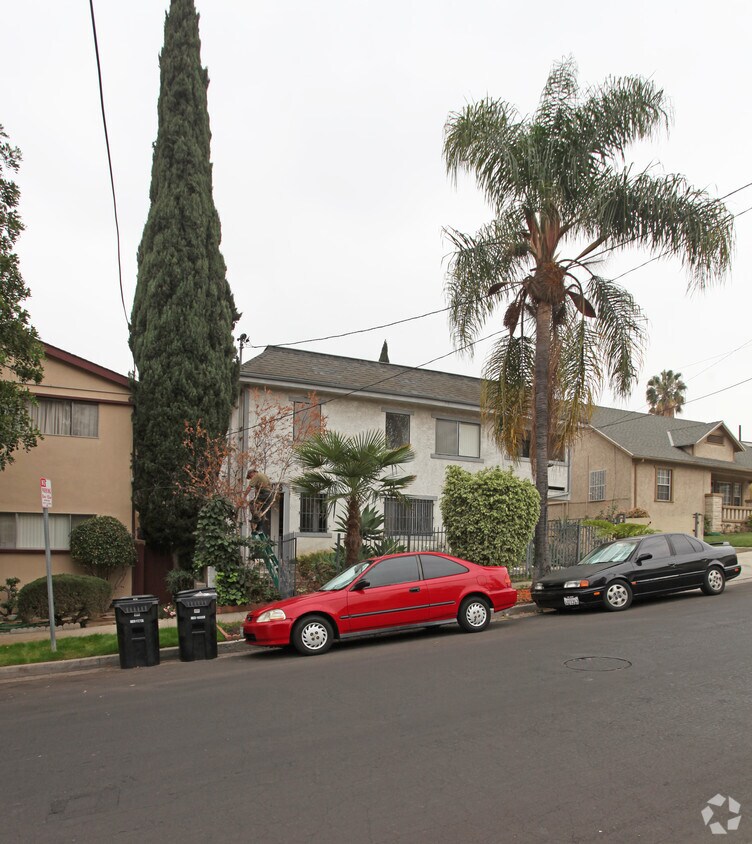 Foto del edificio - 4208 Clayton Ave