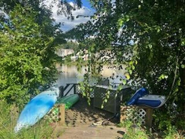 Foto del edificio - 3 Bedroom Waterfront Ranch Home Ashbrook S...