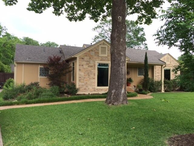 Building Photo - 1420 San Saba Dr