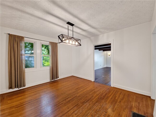 Foto del edificio - 140 Irvington Rd