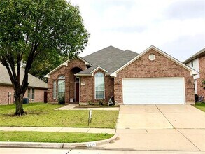 Building Photo - 1216 Badbury Ln