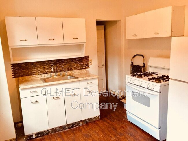 Foto del edificio - 817 Anaheim St