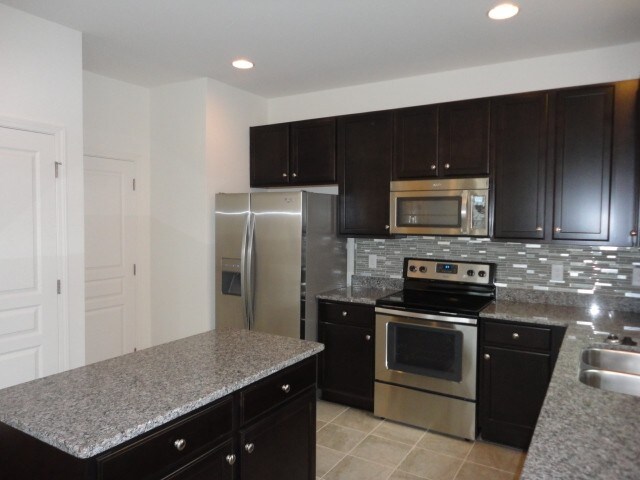 Building Photo - 82 Green Willows Drive