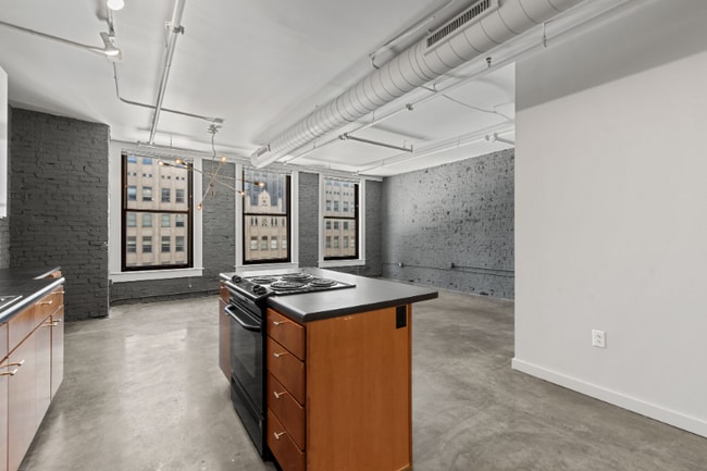 Building Photo - 1006 Olive St