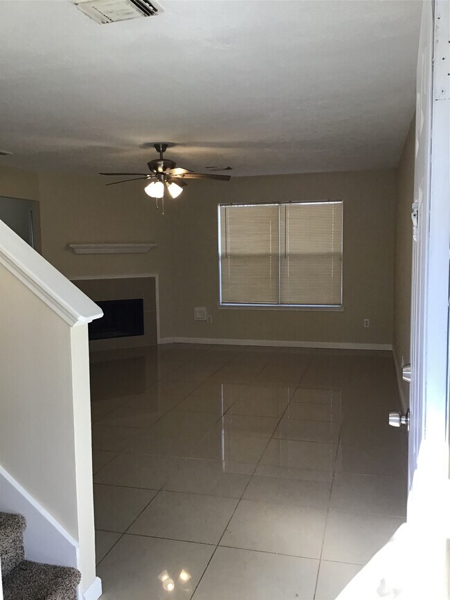 Foto del edificio - 11802 Sunny Stream Dr