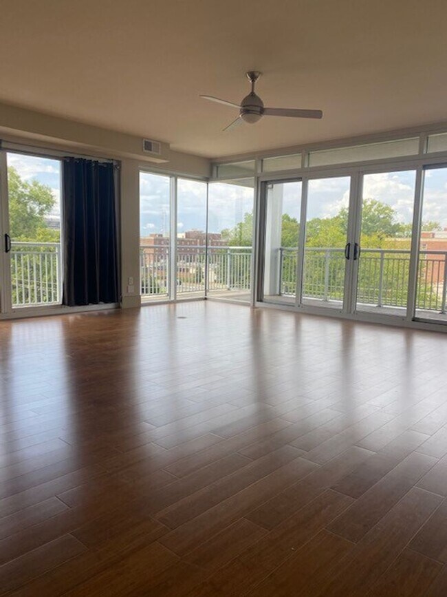 Living Room - 1018 Hackberry Ln